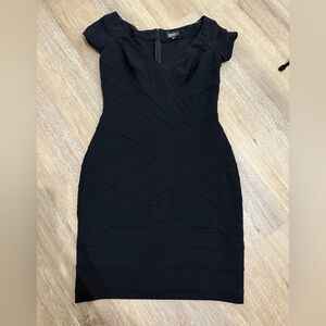 Adrianna Papell Size 10 Black Ruffled Sweetheart Midi Dress